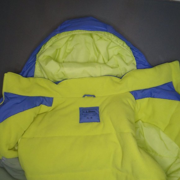 SIZE XL (18). L.L. Bean girl's blue hooded puffer jacket. - Picture 7 of 16